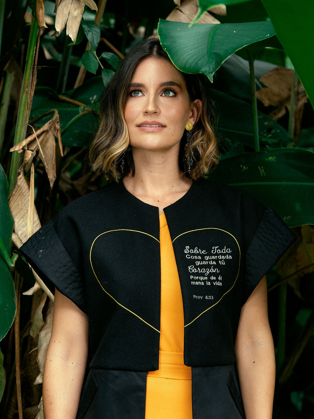 Chaleco con corazón bordado – GORAH