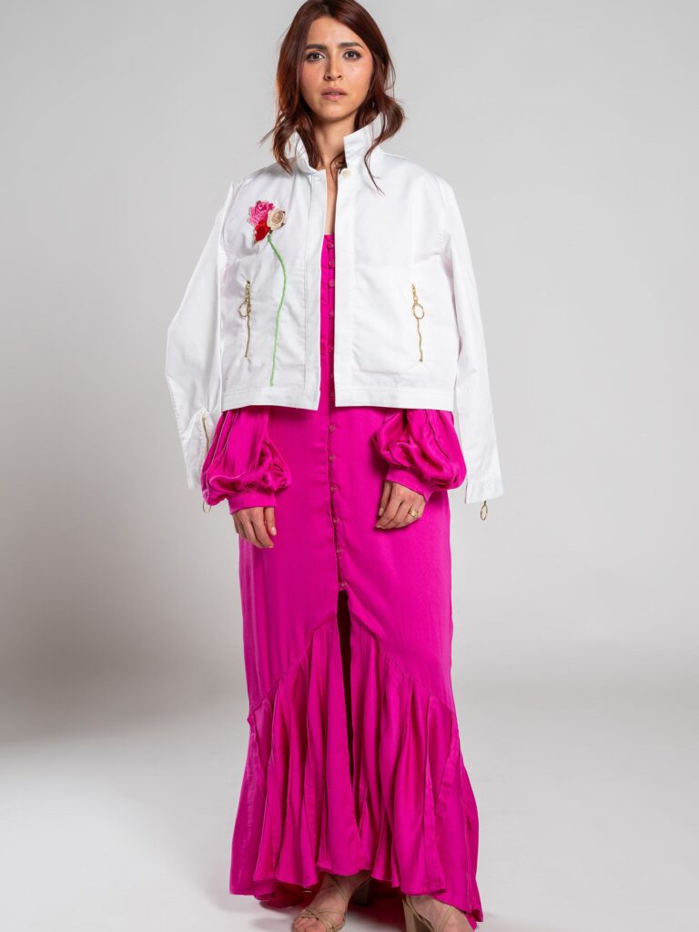 Chaqueta marfil con bordado rosa – GORAH