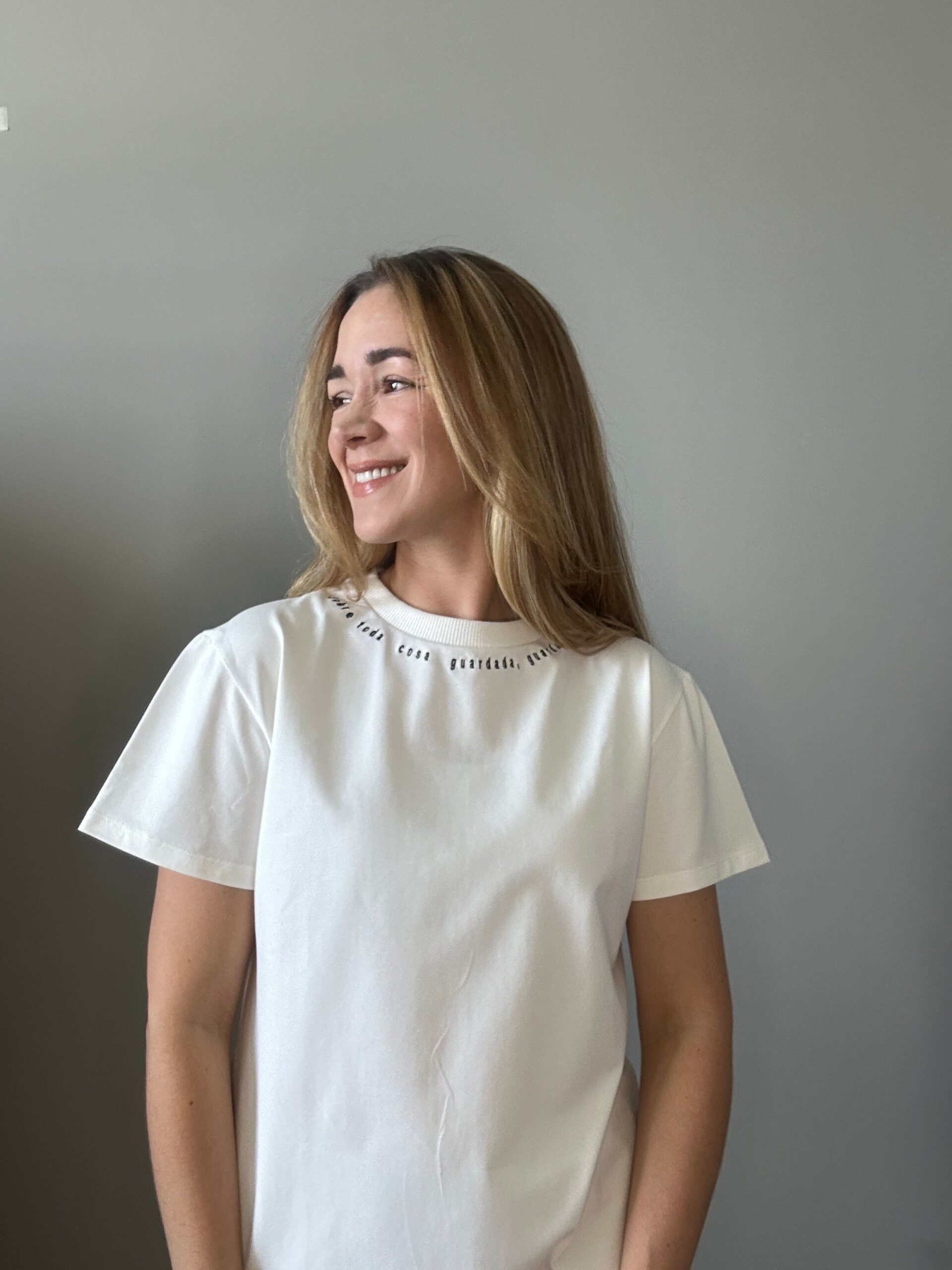 T-shirt básica Él es la respuesta – GORAH