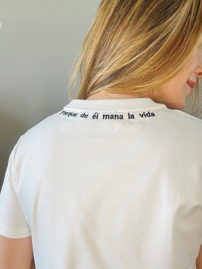 T-shirt básica Él es la respuesta – GORAH