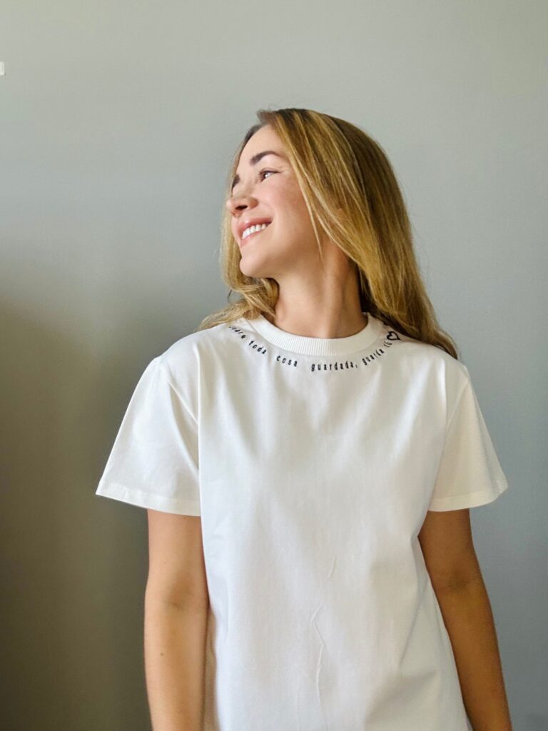 T-shirt básica Él es la respuesta – GORAH