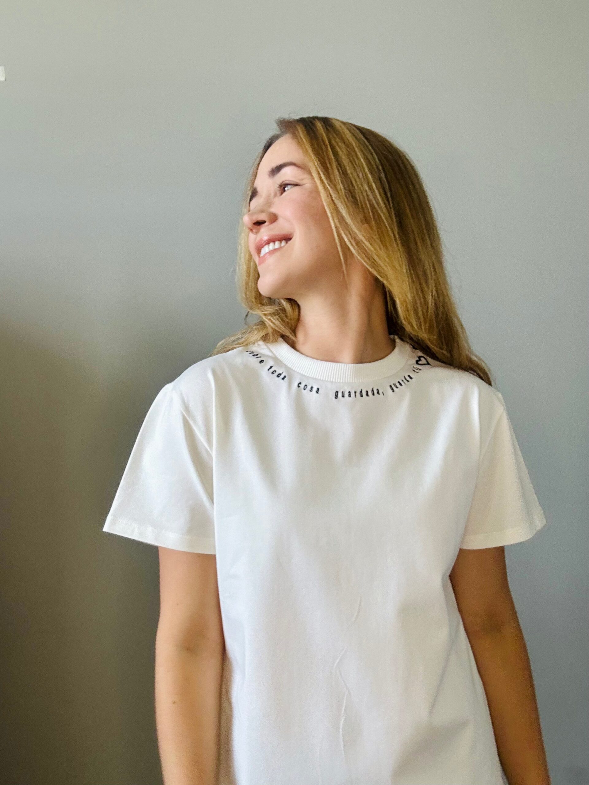 T-shirt básica Él es la respuesta – GORAH