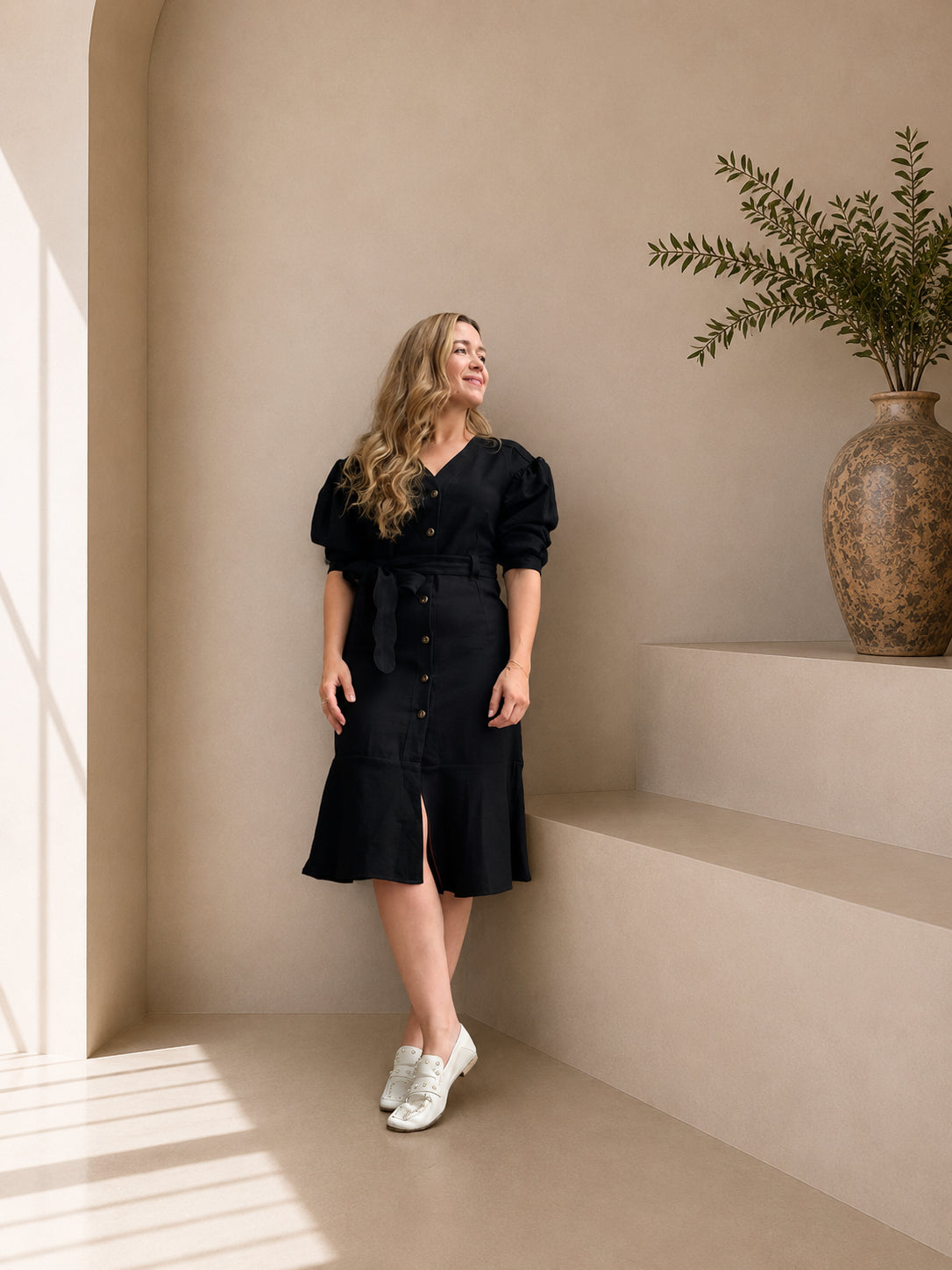 Vestido corto con botones de diseño – GORAH