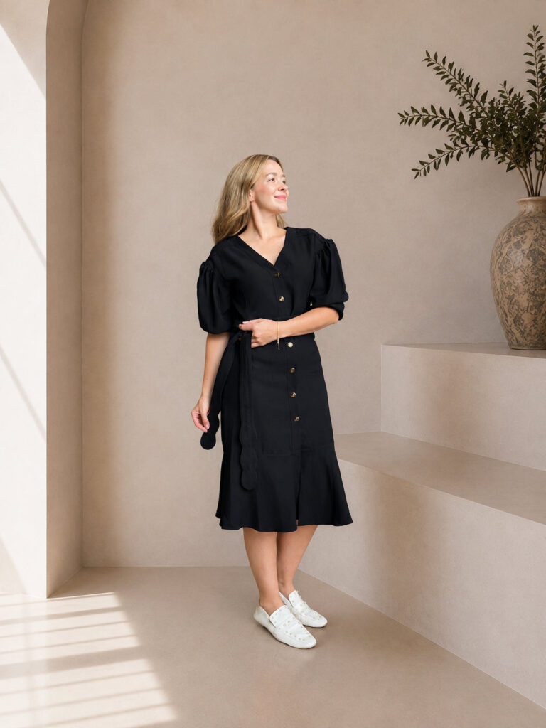 Vestido corto con botones de diseño – GORAH