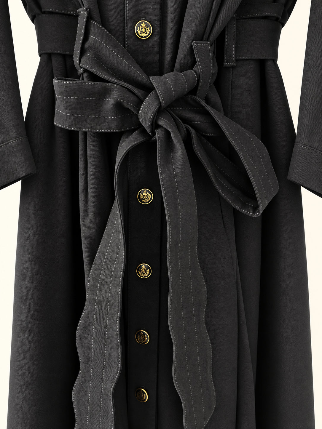 Vestido corto con botones de diseño – GORAH