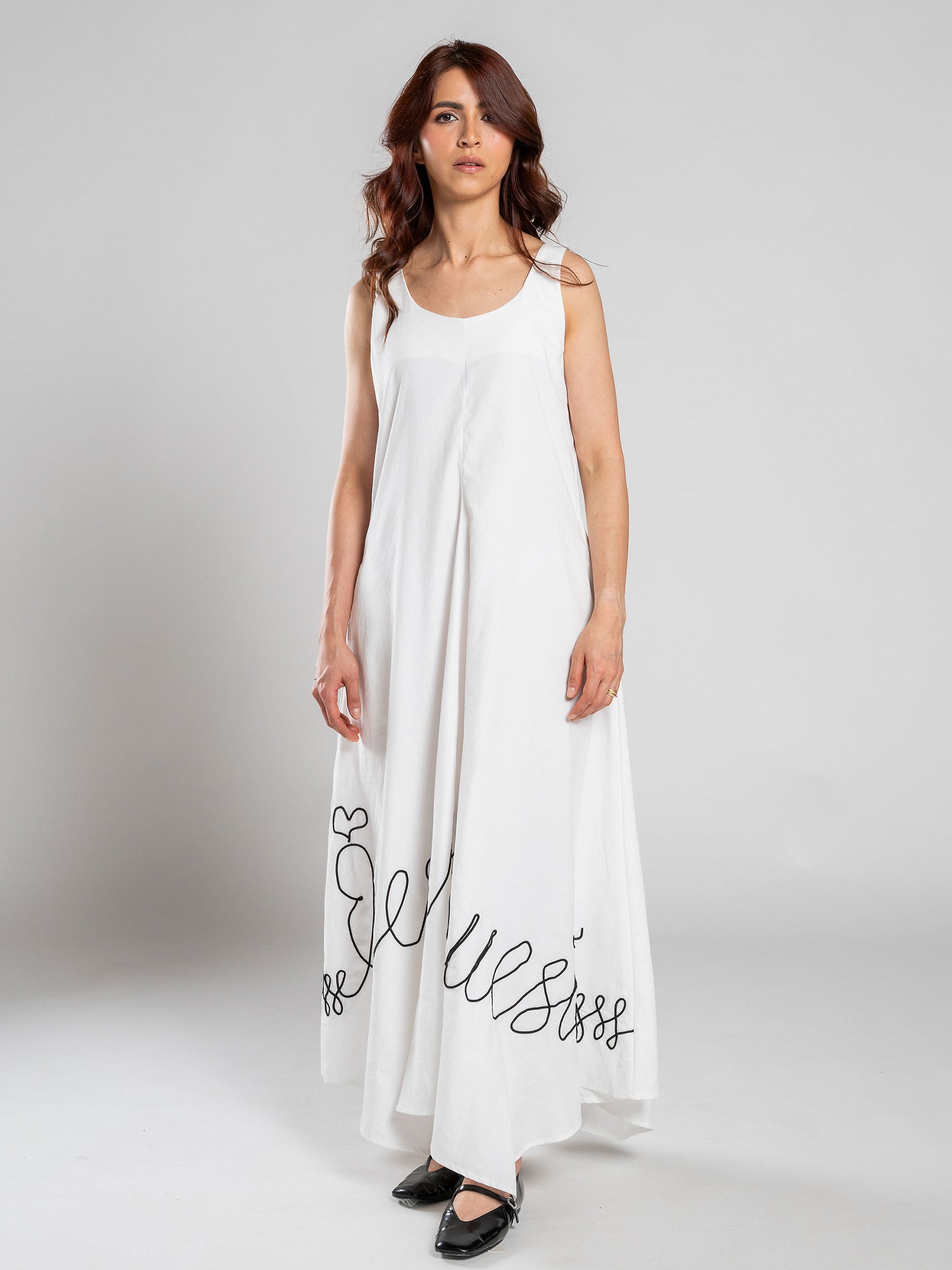 Vestido marfil con letra negra – GORAH